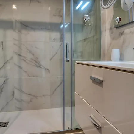 Apartment Albatros: 5-person With Terrace, Parking, Near